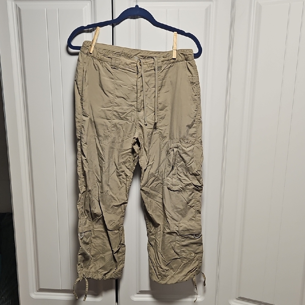 The North Face Women's Khaki Lightweight Cargo Capri